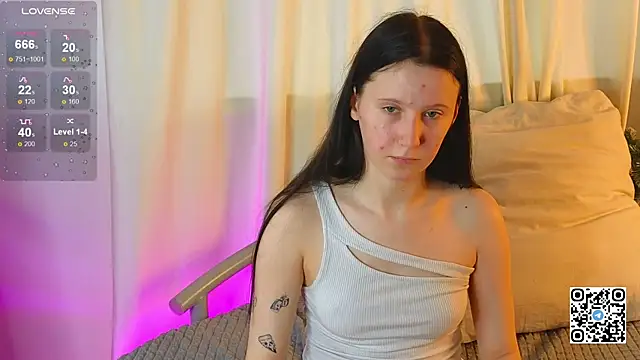 mon lola online show from January 13, 6:27 am