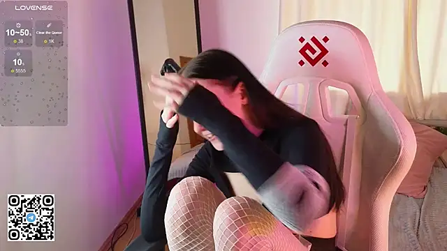 mon lola online show from January 21, 9:35 am