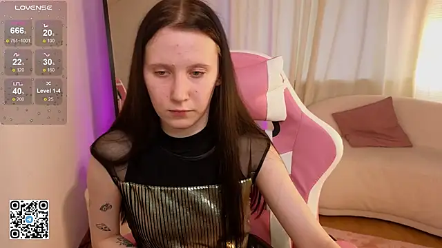 mon lola online show from February 2, 6:26 am