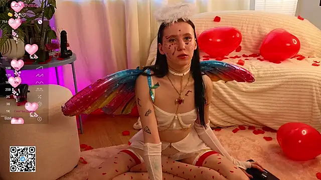 mon lola online show from February 14, 10:59 am