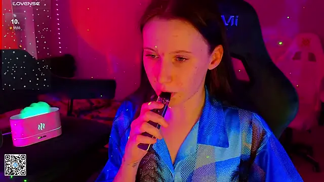 mon lola online show from March 6, 11:14 am