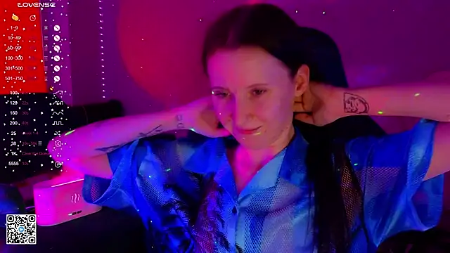 mon lola online show from March 6, 2:18 pm