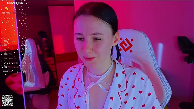 mon lola online show from March 10, 6:16 am