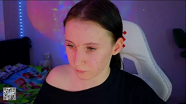 mon lola online show from March 13, 5:50 pm