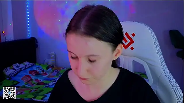 mon lola online show from March 13, 9:05 pm