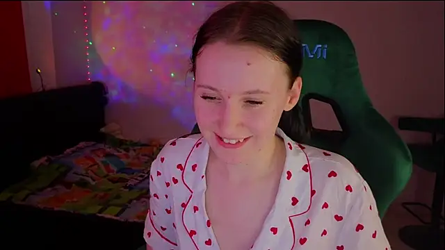 mon lola online show from March 16, 8:32 pm