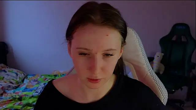 mon lola online show from March 17, 10:38 am