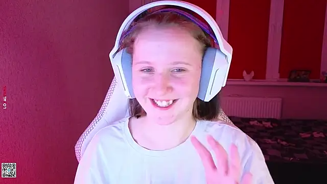 mon lola online show from September 23, 5:16 pm