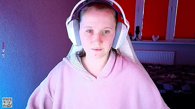 mon lola online show from September 28, 2:55 pm