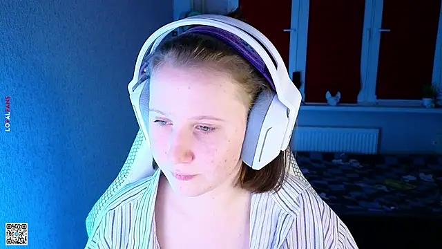 mon lola online show from October 3, 4:26 pm