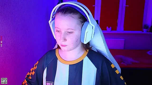 mon lola online show from November 7, 3:01 pm