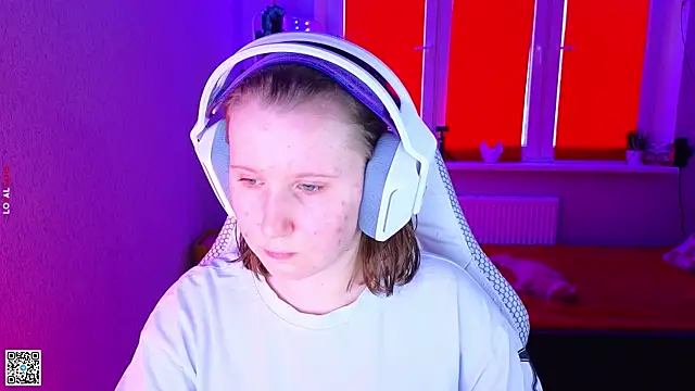 mon lola online show from November 24, 12:38 pm