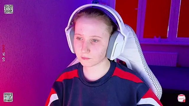 mon lola online show from March 23, 3:16 pm