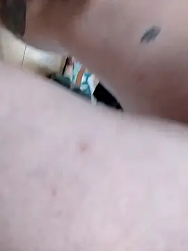 Snapshot of jayjay198080 chatting on February 11, 12:28 am jayjay198080 online show from February 11, 12:28 am