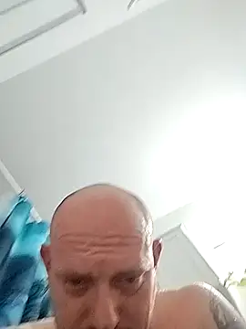 Snapshot of jayjay198080 chatting on March 3, 9:22 am jayjay198080 online show from March 3, 9:22 am