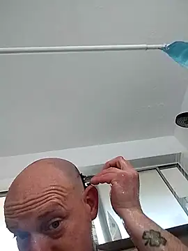 Snapshot of jayjay198080 chatting on March 17, 1:35 am jayjay198080 online show from March 17, 1:35 am