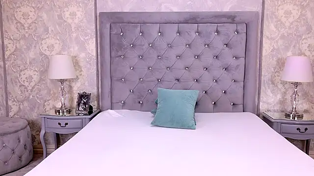 LexiRiley online show from November 3, 6:25 am