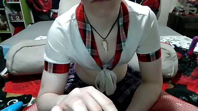 AverageRose online show from March 12, 7:59 pm