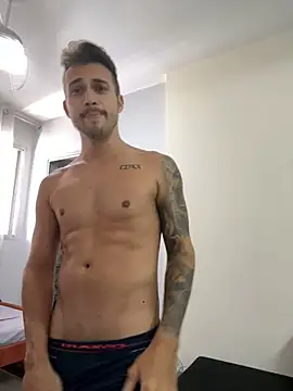 Snapshot of carvalhofelipe chatting on February 16, 2:43 pm carvalhofelipe online show from February 16, 2:43 pm