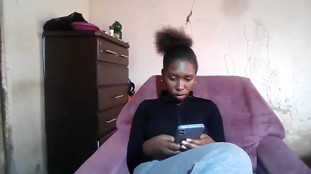 Snapshot of Hotdaily04 chatting on September 23, 7:11 am Hotdaily04 online show from September 23, 7:11 am