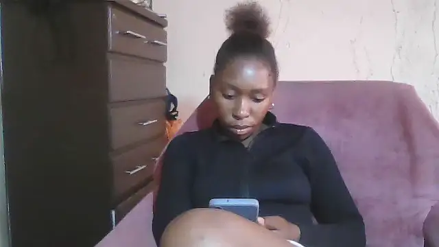 Snapshot of Hotdaily04 chatting on September 24, 7:33 am Hotdaily04 online show from September 24, 7:33 am