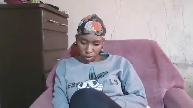 Snapshot of Hotdaily04 chatting on October 1, 7:36 am Hotdaily04 online show from October 1, 7:36 am