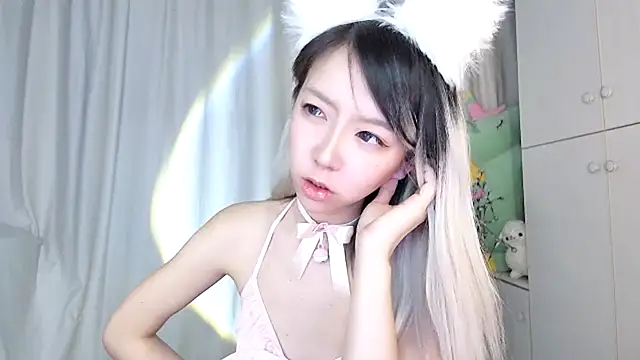 Snapshot of Ciri-CC chatting on February 6, 8:45 pm Ciri-CC online show from February 6, 8:45 pm