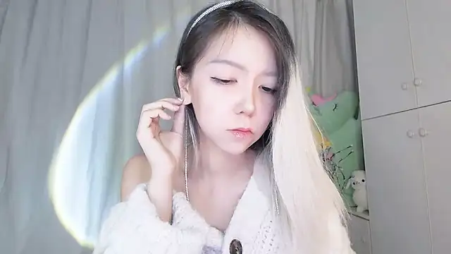 Snapshot of Ciri-CC chatting on March 4, 3:48 pm Ciri-CC online show from March 4, 3:48 pm