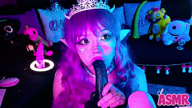 LaytonBox online show from October 27, 2:21 pm