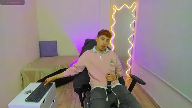 Axel tay online show from October 19, 3:29 am