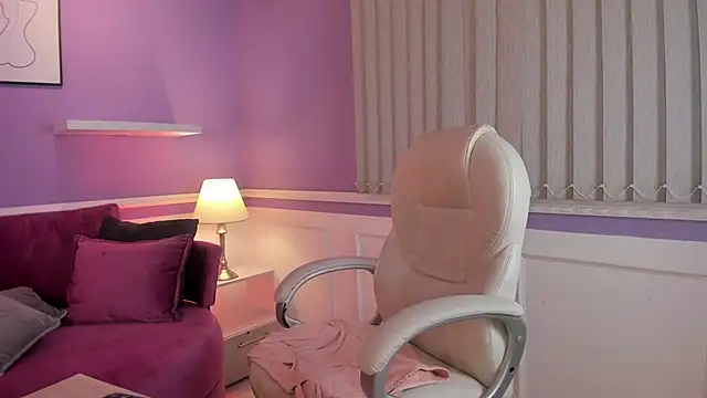 Emma Walkerr  online show from February 8, 10:08 pm