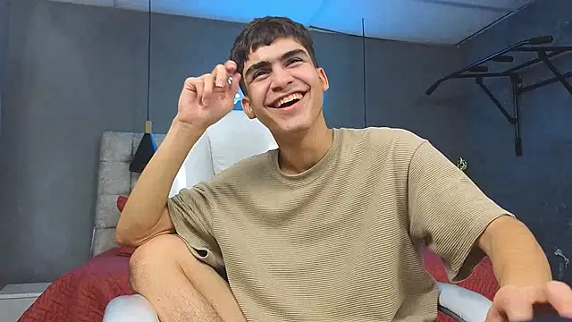 Tommy18   online show from February 20, 6:39 am