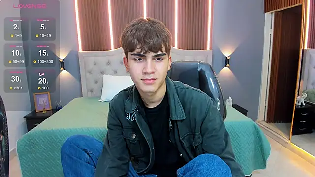 Tommy18   online show from September 11, 3:39 am