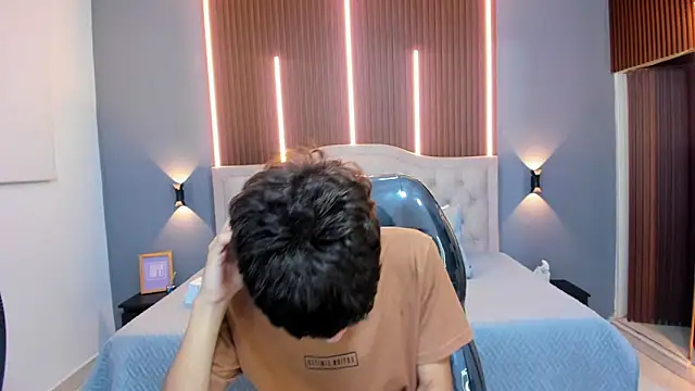 Tommy18   online show from September 20, 3:29 am