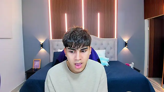 Tommy18   online show from October 18, 3:31 am