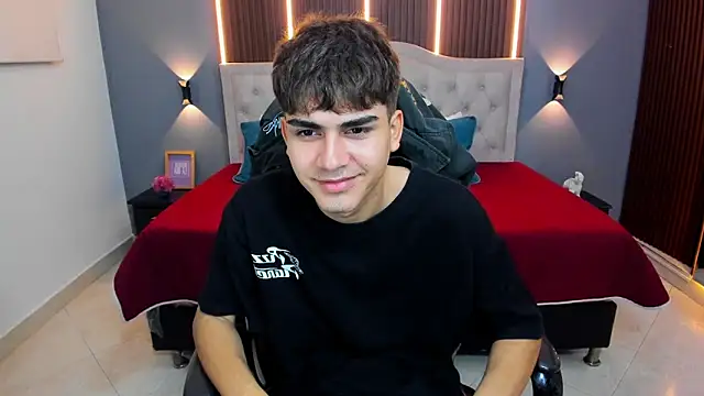 Tommy18   online show from February 14, 3:36 am