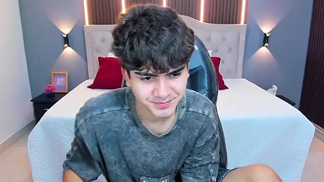 Tommy18   online show from March 29, 3:39 am