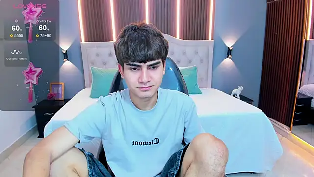 Tommy18   online show from July 16, 3:23 am