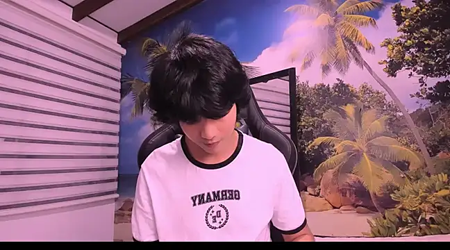 Snapshot of AllanYong18 chatting on February 1, 5:07 am AllanYong18 online show from February 1, 5:07 am