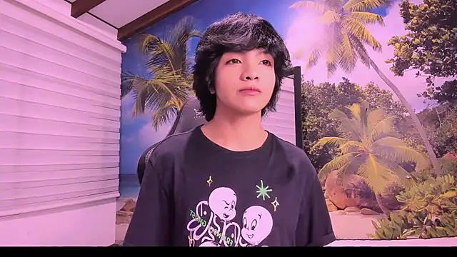 Snapshot of AllanYong18 chatting on February 4, 1:13 am AllanYong18 online show from February 4, 1:13 am