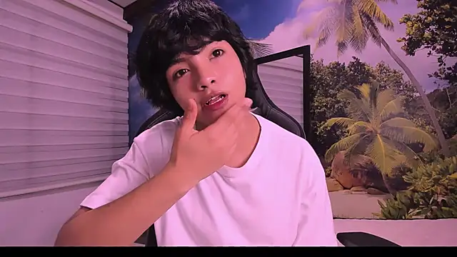 Snapshot of AllanYong18 chatting on February 8, 4:36 am AllanYong18 online show from February 8, 4:36 am