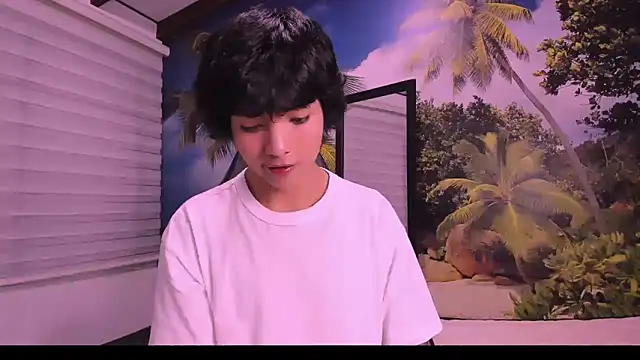 Snapshot of AllanYong18 chatting on February 8, 7:37 am AllanYong18 online show from February 8, 7:37 am