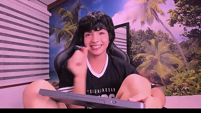 Snapshot of AllanYong18 chatting on February 11, 5:47 am AllanYong18 online show from February 11, 5:47 am