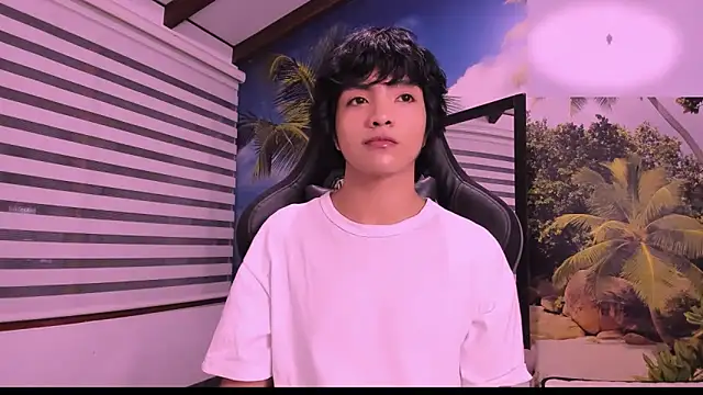 Snapshot of AllanYong18 chatting on February 19, 3:50 am AllanYong18 online show from February 19, 3:50 am