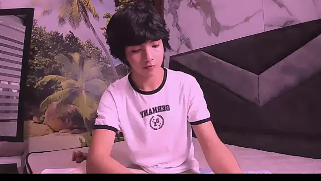 Snapshot of AllanYong18 chatting on February 24, 4:05 am AllanYong18 online show from February 24, 4:05 am