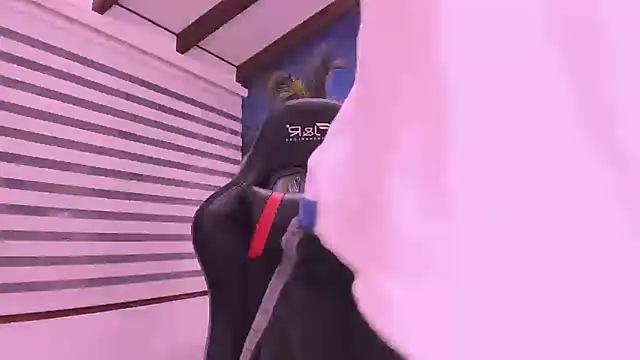 Snapshot of AllanYong18 chatting on February 25, 2:25 am AllanYong18 online show from February 25, 2:25 am