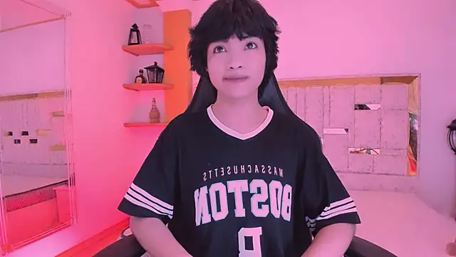 Snapshot of AllanYong18 chatting on March 7, 2:46 am AllanYong18 online show from March 7, 2:46 am