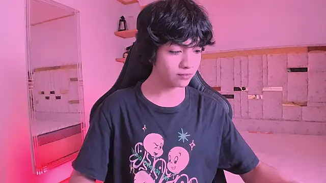 Snapshot of AllanYong18 chatting on March 15, 4:13 am AllanYong18 online show from March 15, 4:13 am