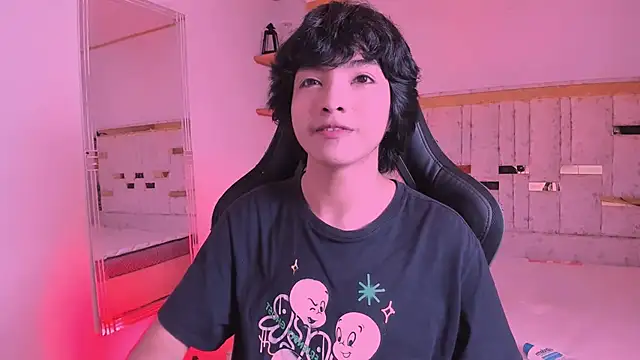 Snapshot of AllanYong18 chatting on March 15, 7:20 am AllanYong18 online show from March 15, 7:20 am