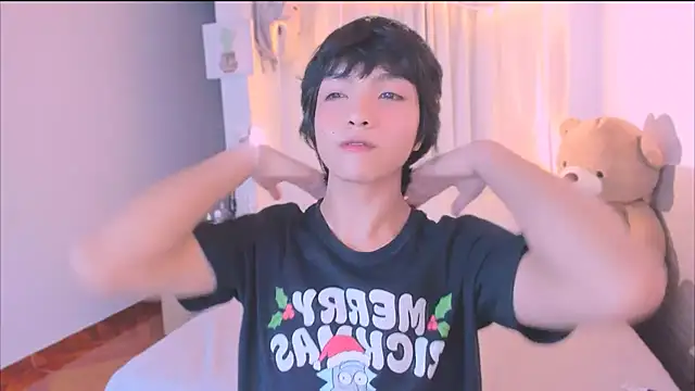 Snapshot of AllanYong18 chatting on October 11, 5:17 am AllanYong18 online show from October 11, 5:17 am